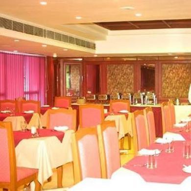 Hotel Maurya International Ченай Екстериор снимка
